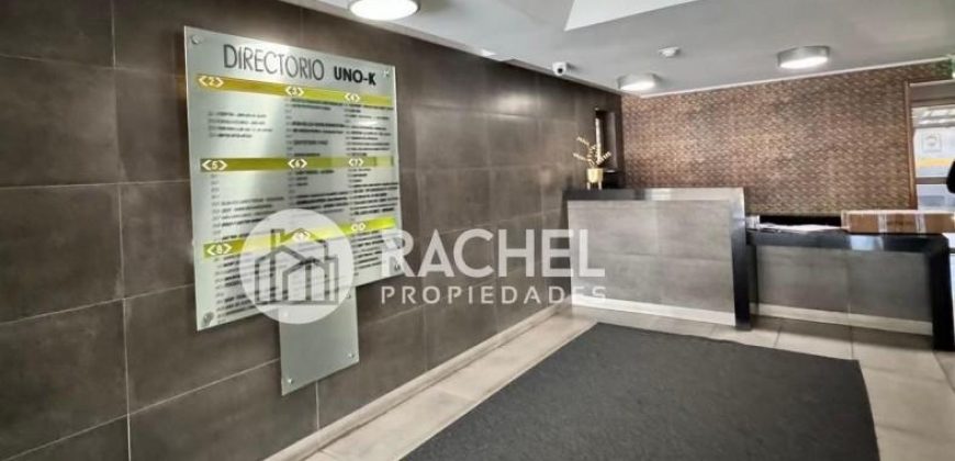 EN VENTA LUMINOSA OFICINA – EDIFICIO UNO K