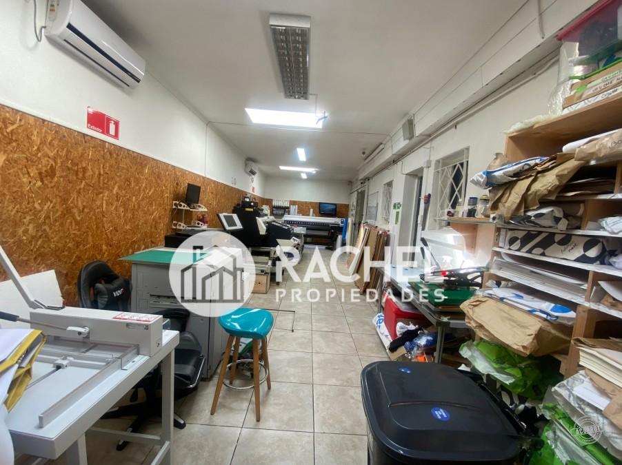 SE ARRIENDA AMPLIA CASA COMERCIAL CON OFICINAS