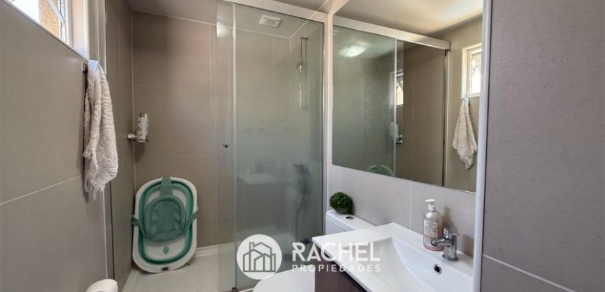 SE VENDE MODERNA CASA MEDITERRÁNEA SEMI NUEVA EN CONDOMINIO – Fundo el Carmen