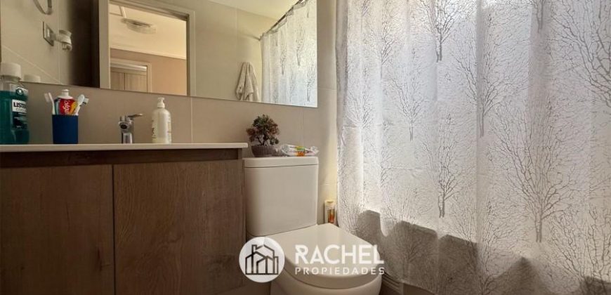 SE VENDE MODERNA CASA MEDITERRÁNEA SEMI NUEVA EN CONDOMINIO – Fundo el Carmen