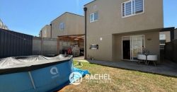 SE VENDE MODERNA CASA MEDITERRÁNEA SEMI NUEVA EN CONDOMINIO – Fundo el Carmen