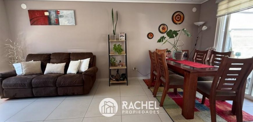 SE VENDE MODERNA CASA MEDITERRÁNEA SEMI NUEVA EN CONDOMINIO – Fundo el Carmen