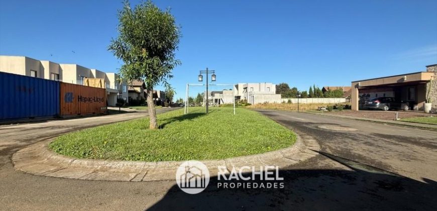 SE VENDE TERRENO EN EXCLUSIVO Y CONSOLIDADO CONDOMINIO- Sector Portal de la Frontera