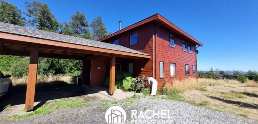 EN VENTA CASA DE 5 DORMITORIOS VISTA AL LAGO Y VOLCAN