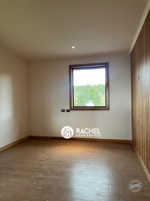 EN VENTA CASA DE 5 DORMITORIOS VISTA AL LAGO Y VOLCAN