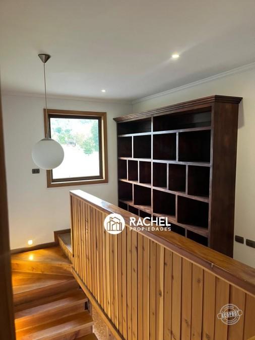 EN VENTA CASA DE 5 DORMITORIOS VISTA AL LAGO Y VOLCAN