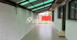 VENDEMOS CASA DE 3 DORMITORIOS EN GRAN SITIO EN LA CIUDAD DE LOS ÁNGELES CON APTITUD COMERCIAL Y HABITACIONAL EN AVENIDA PRINCIPAL