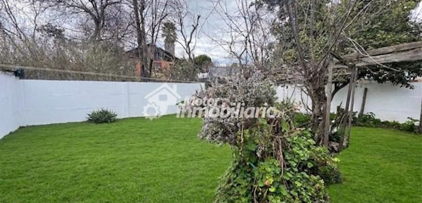 VENDEMOS CASA DE 3 DORMITORIOS EN GRAN SITIO EN LA CIUDAD DE LOS ÁNGELES CON APTITUD COMERCIAL Y HABITACIONAL EN AVENIDA PRINCIPAL