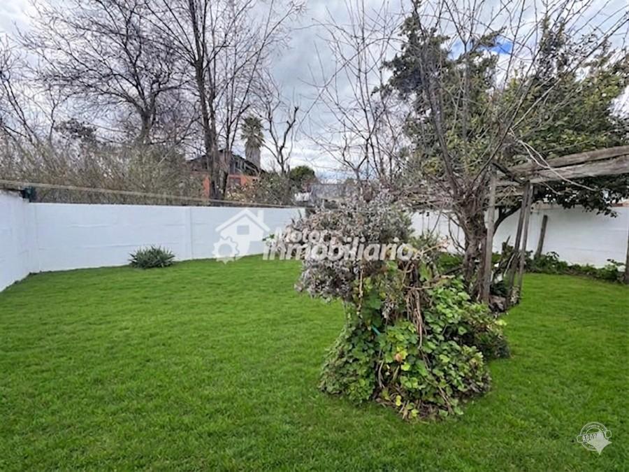 VENDEMOS CASA DE 3 DORMITORIOS EN GRAN SITIO EN LA CIUDAD DE LOS ÁNGELES CON APTITUD COMERCIAL Y HABITACIONAL EN AVENIDA PRINCIPAL