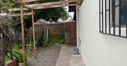 VENDEMOS CASA DE 3 DORMITORIOS EN GRAN SITIO EN LA CIUDAD DE LOS ÁNGELES CON APTITUD COMERCIAL Y HABITACIONAL EN AVENIDA PRINCIPAL