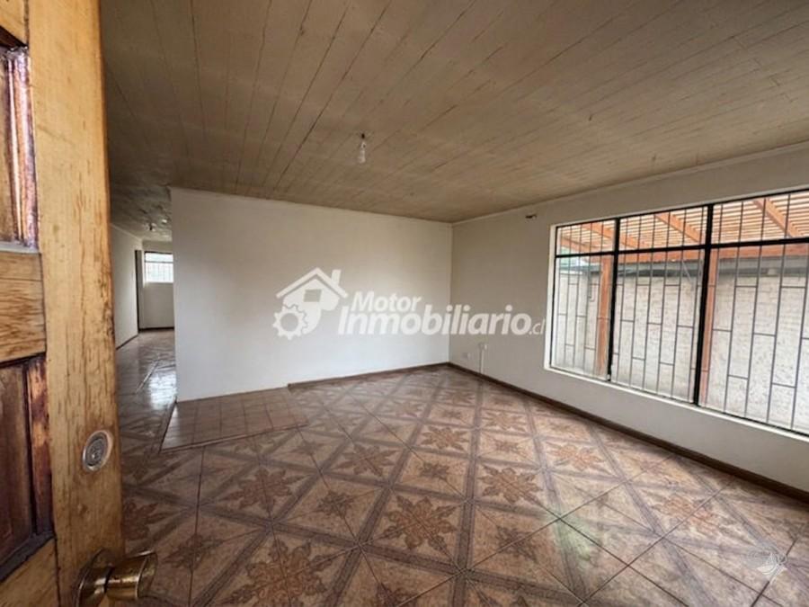 VENDEMOS CASA DE 3 DORMITORIOS EN GRAN SITIO EN LA CIUDAD DE LOS ÁNGELES CON APTITUD COMERCIAL Y HABITACIONAL EN AVENIDA PRINCIPAL