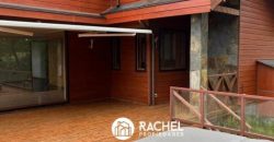 EN VENTA CASA DE 5 DORMITORIOS VISTA AL LAGO Y VOLCAN