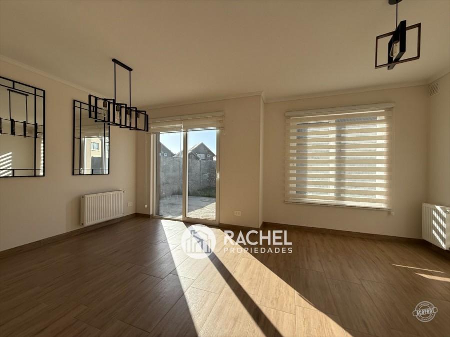 SE ARRIENDA CÓMODA CASA SEMI-NUEVA EN CONDOMINIO- Hacienda San Sebastián
