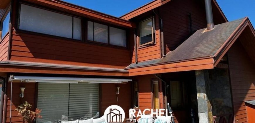 EN VENTA CASA DE 5 DORMITORIOS VISTA AL LAGO Y VOLCAN