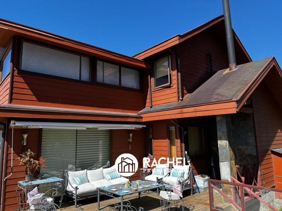 EN VENTA CASA DE 5 DORMITORIOS VISTA AL LAGO Y VOLCAN
