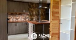EN VENTA CASA DE 5 DORMITORIOS VISTA AL LAGO Y VOLCAN
