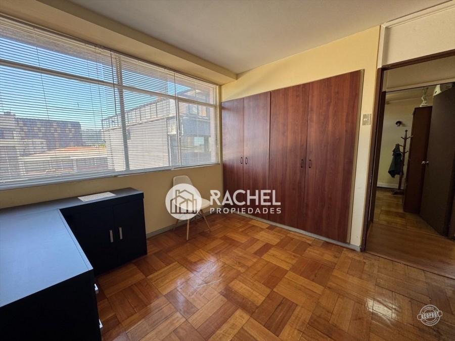 EN VENTA GRAN OFICINA FRENTE PLAZA DE ARMAS