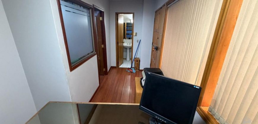 VENDEMOS EXCELENTE OFICINA EN INMEJORABLE UBICACION CENTRO DE TEMUCO