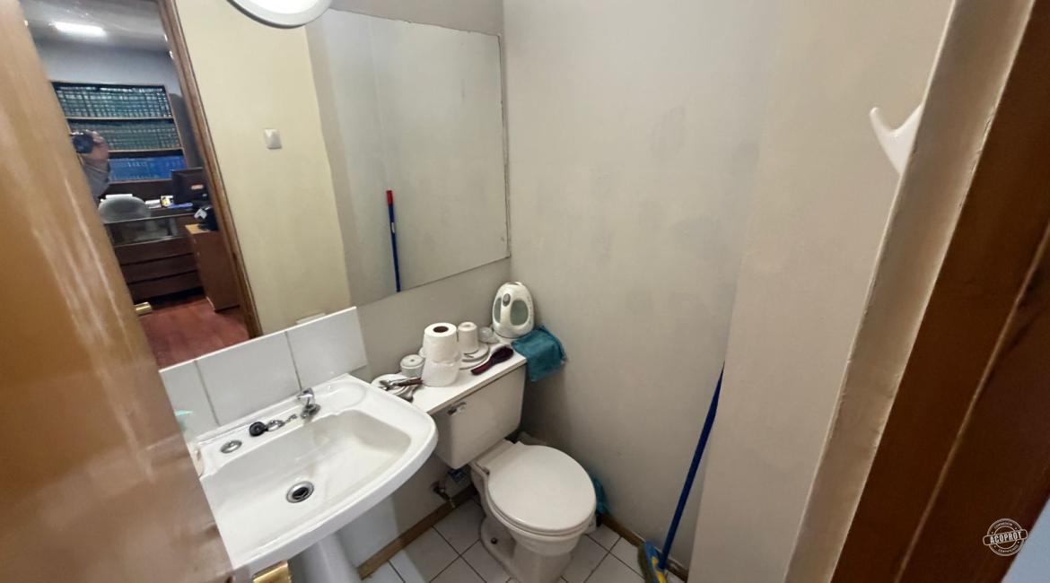 VENDEMOS EXCELENTE OFICINA EN INMEJORABLE UBICACION CENTRO DE TEMUCO