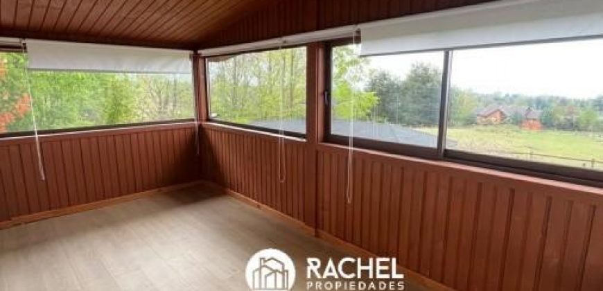 EN VENTA CASA DE 5 DORMITORIOS VISTA AL LAGO Y VOLCAN