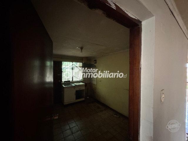 VENDEMOS CASA DE 3 DORMITORIOS EN GRAN SITIO EN LA CIUDAD DE LOS ÁNGELES CON APTITUD COMERCIAL Y HABITACIONAL EN AVENIDA PRINCIPAL