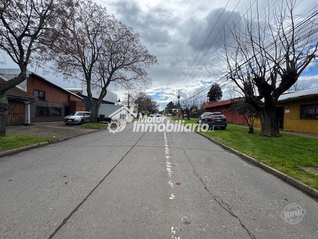 VENDEMOS CASA DE 3 DORMITORIOS EN GRAN SITIO EN LA CIUDAD DE LOS ÁNGELES CON APTITUD COMERCIAL Y HABITACIONAL EN AVENIDA PRINCIPAL