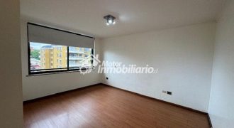 VENDEMOS GRAN Y CÓMODO DEPARTAMENTO DE 4 DORMITORIOS A PASOS DE AVENIDA ALEMANIA, CENTROS DE SALUD, COMERCIO Y UNIVERSIDADES EN LA CIUDAD DE TEMUCO
