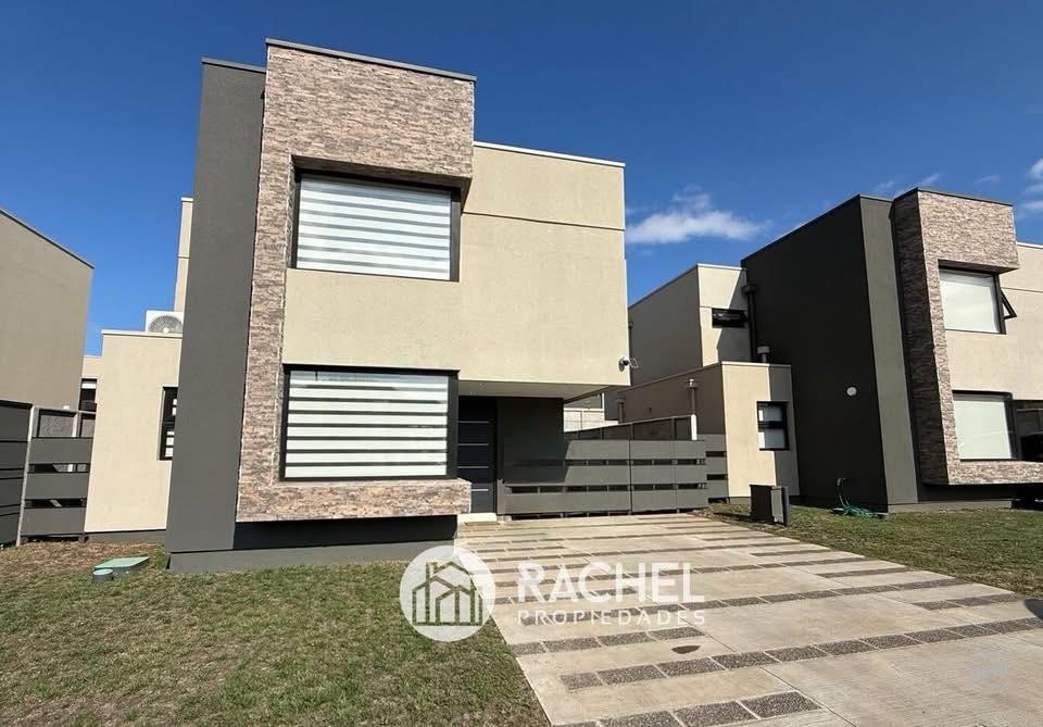 SE ARRIENDA CASA MEDITERRÁNEA SEMI-NUEVA – Condominio Belo Horizonte