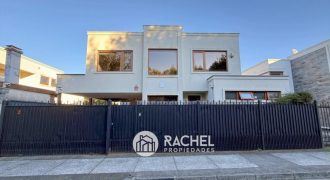 SE VENDE CASA CON 5 DORMITORIOS- QUINCHO Y PISCINA- Cumbres del Sur
