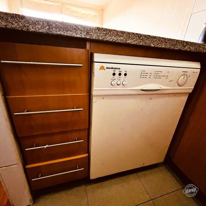 Arriendo depto. Amoblado av Alemania con estacionamiento y bodega