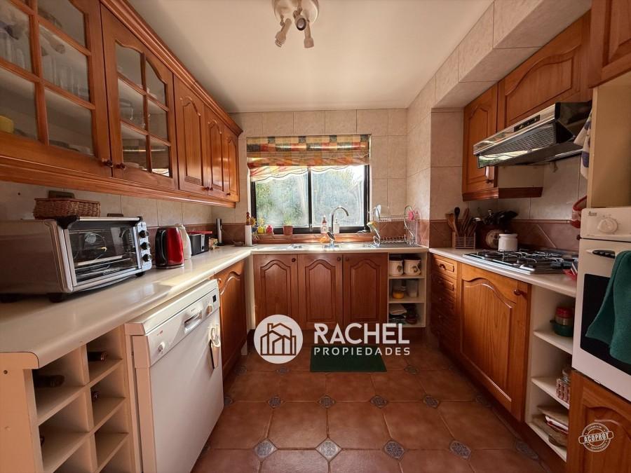 SE VENDE HERMOSA Y SOLEADA CASA 5D- Sector Barrio Inglés (Temuco)