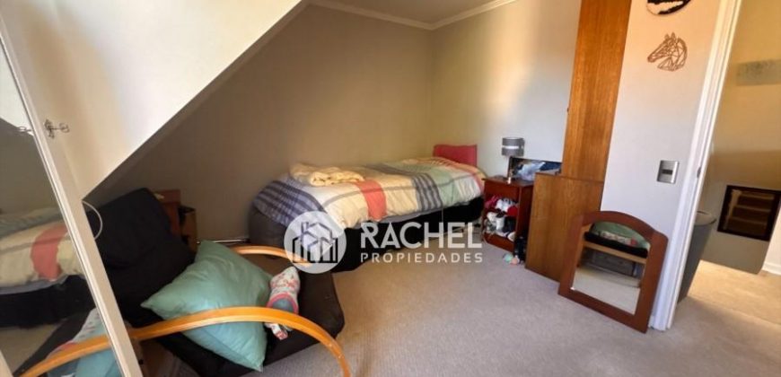 EN VENTA IMPECABLE CASA DE 4 DORMITORIOS