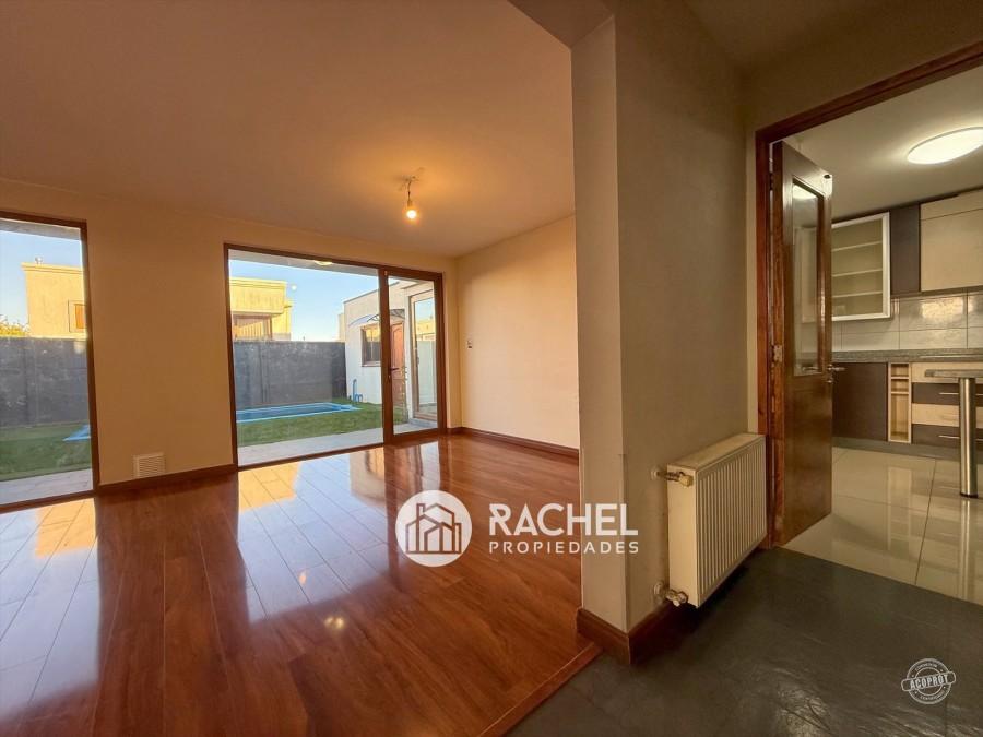 SE VENDE CASA CON 5 DORMITORIOS- QUINCHO Y PISCINA- Cumbres del Sur
