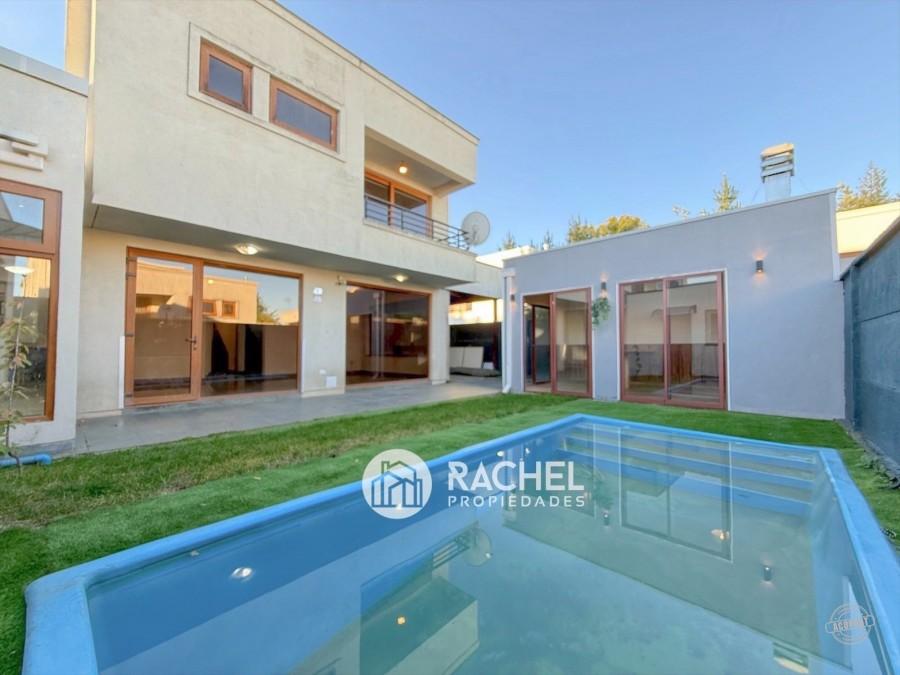 SE VENDE CASA CON 5 DORMITORIOS- QUINCHO Y PISCINA- Cumbres del Sur