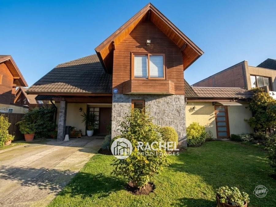 SE VENDE HERMOSA CASA EXCELENTE UBICACIÓN PARA USO HABITACIONAL O COMERCIAL- Portal de la Frontera