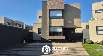 EN VENTA CASA EN CONDOMINIO SECTOR PONIENTE