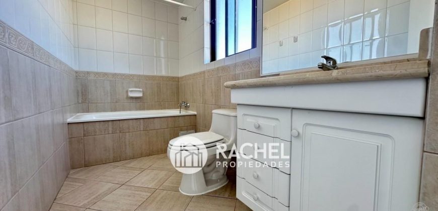 VENTA DE PRECIOSO DPTO DUPLEX REMODELADO EN CALLE HOCHSTETTER