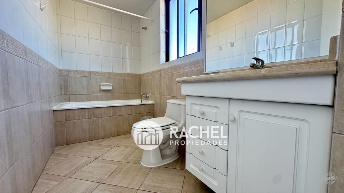 VENTA DE PRECIOSO DPTO DUPLEX REMODELADO EN CALLE HOCHSTETTER