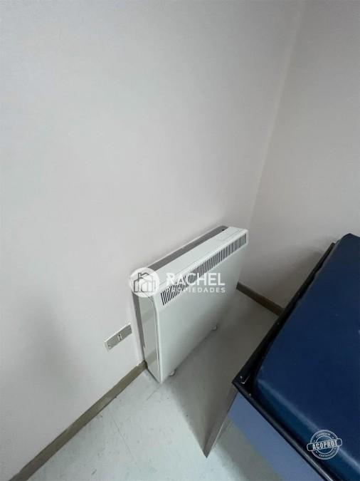 SE ARRIENDA CÓMODO BOX DE ATENCIÓN MÉDICA AMOBLADO- Edificio especialidades MEDISUR