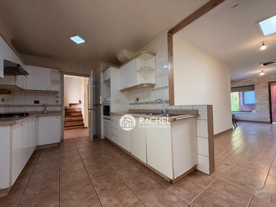 SE ARRIENDA CASA EN PASAJE CERRADO TIPO CONDOMINIO – Sector Lomas de Mirasur