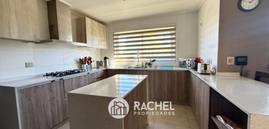 SE VENDE MARAVILLOSA CASA 4 DORMITORIOS-Sector Portal de la Frontera