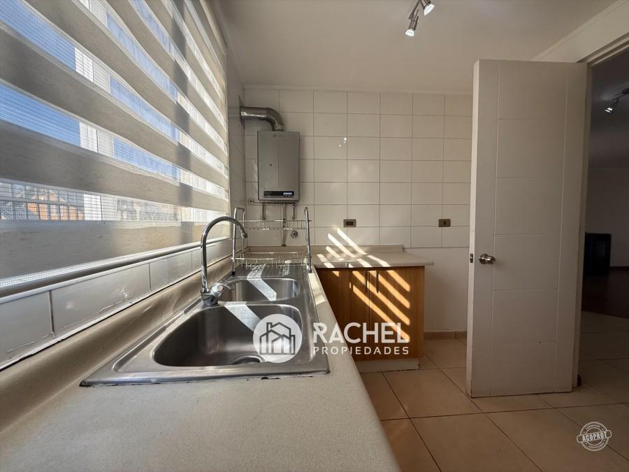 SE VENDE LINDA CASA CON EXCELENTE MANTENCIÓN- Sector Las Mariposas