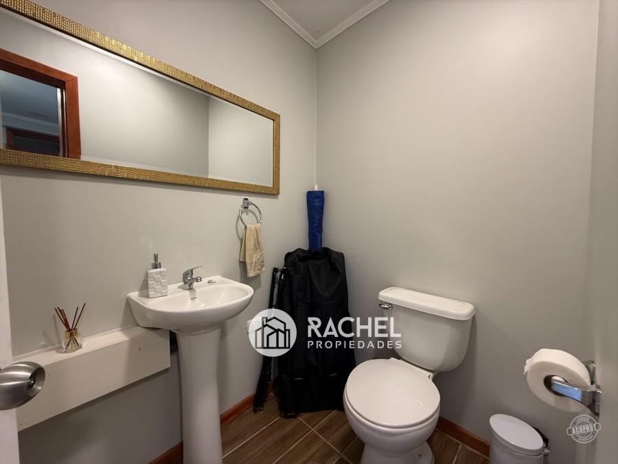 SE VENDE HERMOSA CASA EXCELENTE UBICACIÓN PARA USO HABITACIONAL O COMERCIAL- Portal de la Frontera