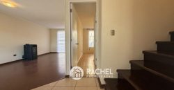 SE VENDE LINDA CASA CON EXCELENTE MANTENCIÓN- Sector Las Mariposas