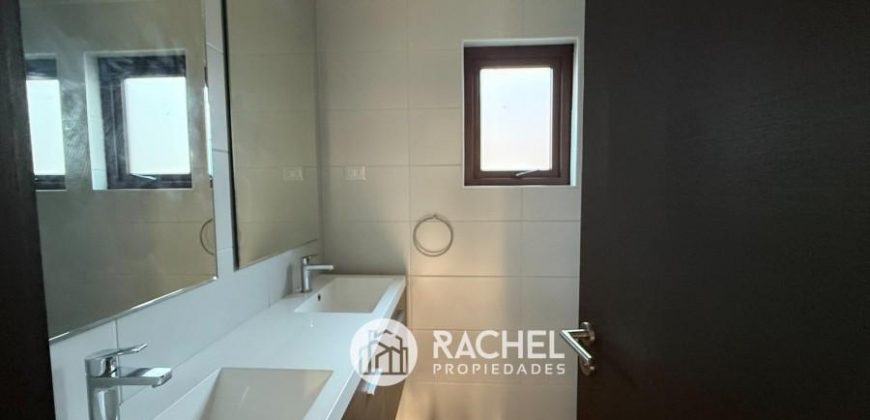 SE VENDE CASA SEMI NUEVA CON GRAN TERRENO- CONDOMINIO VISTA GOLF