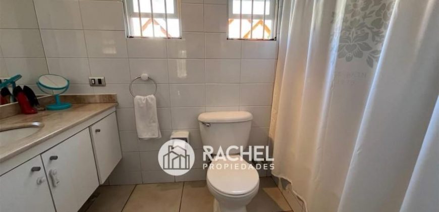 SE ARRIENDA CÓMODA CASA EN EXCELENTE UBICACIÓN Sector Los Conquistadores