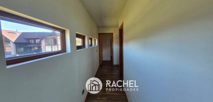 SE ARRIENDA HERMOSA CASA AMOBLADA AÑO CORRIDO – Condominio Country Pucón