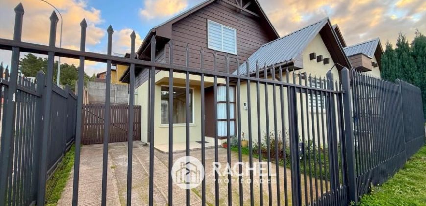 SE VENDE LINDA CASA CON EXCELENTE MANTENCIÓN- Sector Las Mariposas