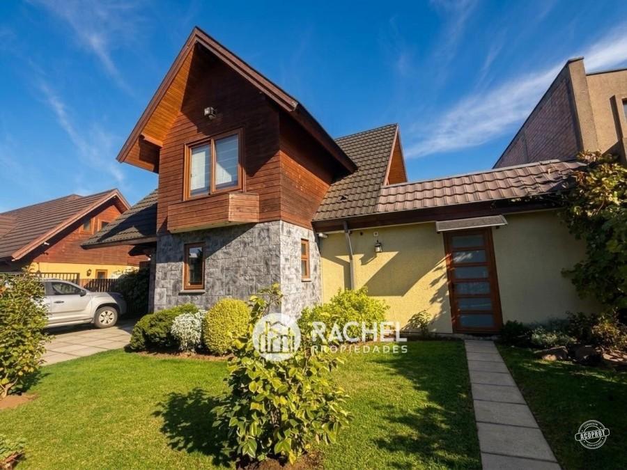 SE VENDE HERMOSA CASA EXCELENTE UBICACIÓN PARA USO HABITACIONAL O COMERCIAL- Portal de la Frontera