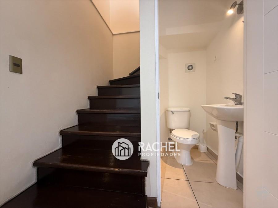 SE VENDE LINDA CASA CON EXCELENTE MANTENCIÓN- Sector Las Mariposas